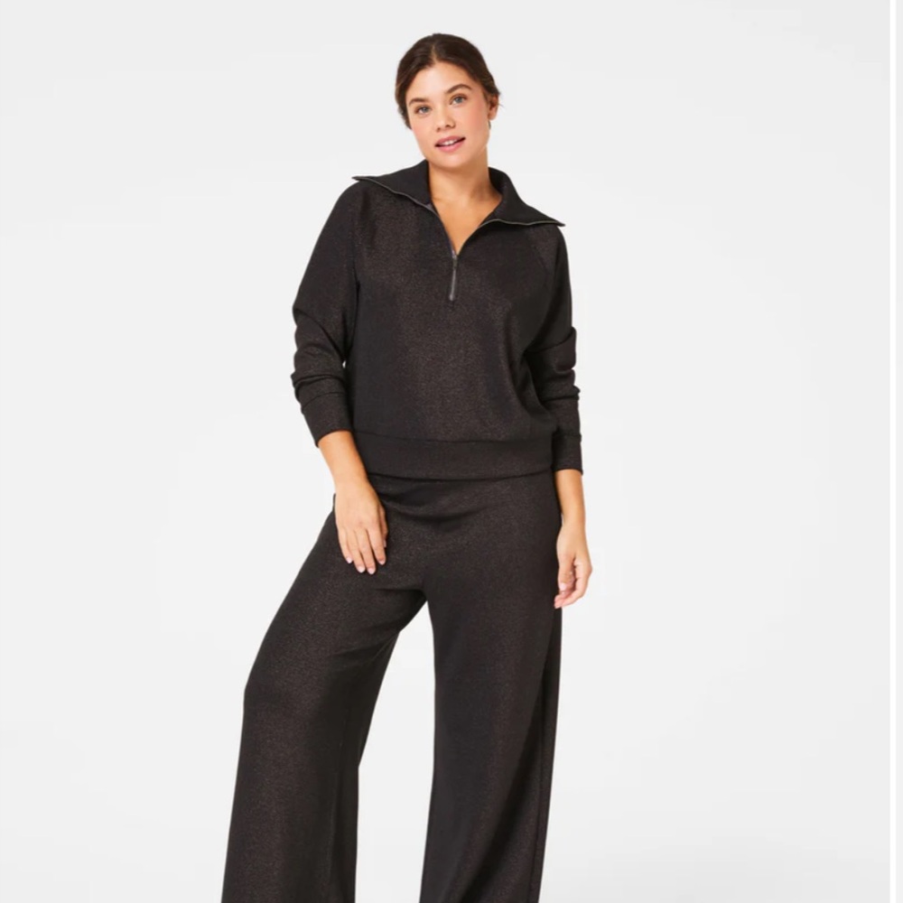 NWOT SPANX AirEssentials Half Zip with Shimmer in very black/Silver shimmer in M